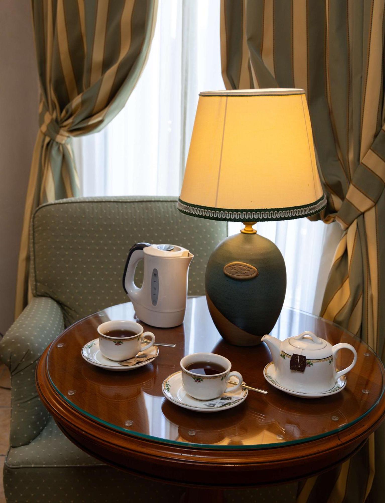 Best Western Plus Hotel Le Rondini Сан-Франческо-аль-Кампо Экстерьер фото