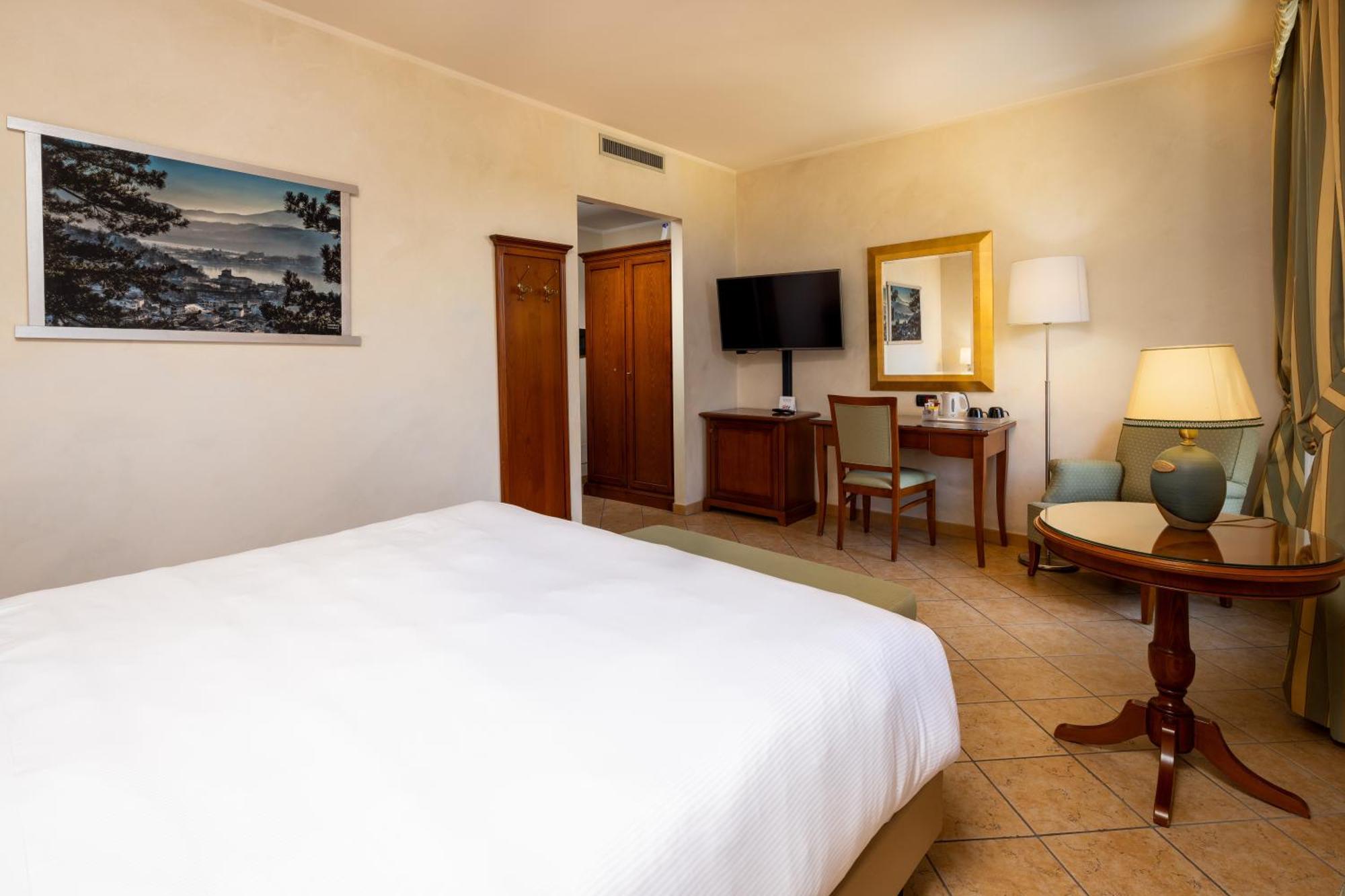 Best Western Plus Hotel Le Rondini Сан-Франческо-аль-Кампо Экстерьер фото